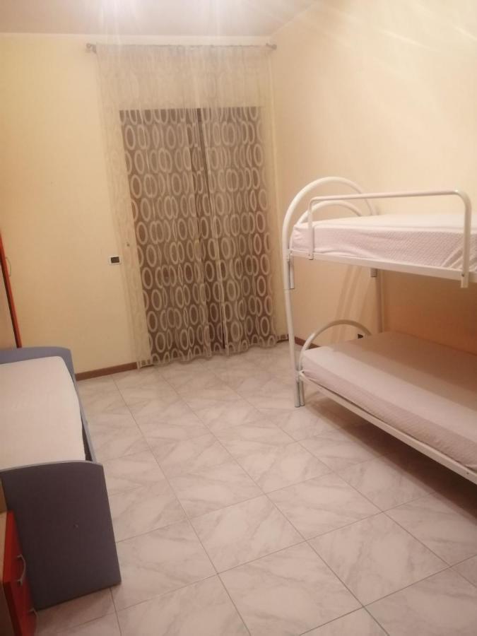 Spazioso Appartamento In Centro Citta San Benedetto del Tronto Bagian luar foto